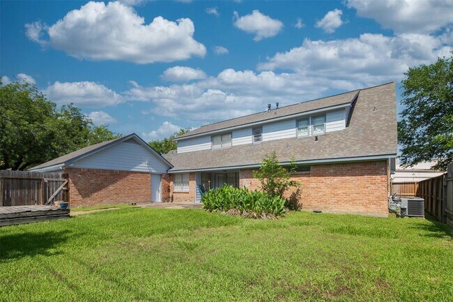 Building Photo - 206 Houghton Rd