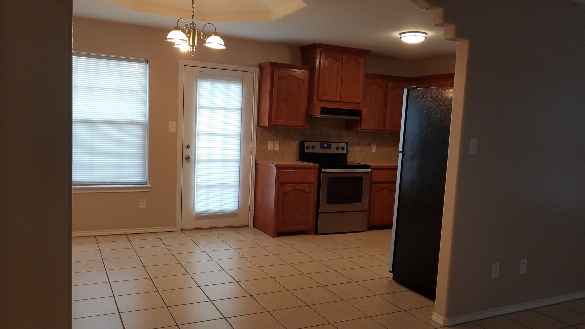 Building Photo - 3706 Wyndham Ave