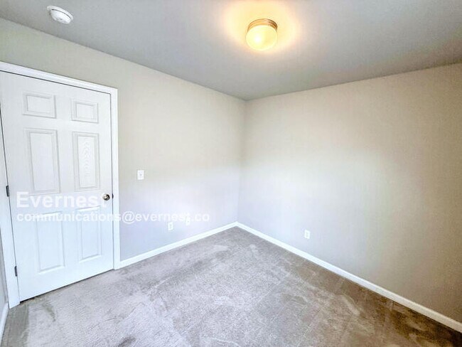 Building Photo - 192 Stonebriar Dr
