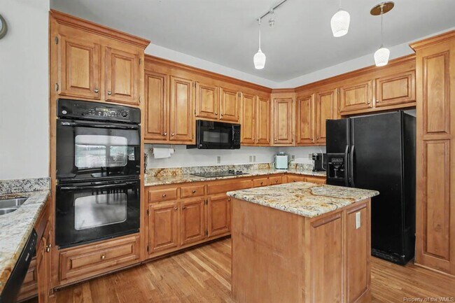 Building Photo - 3691 Bridgewater Dr