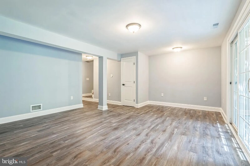 Building Photo - 35 Shrewsbury Ct