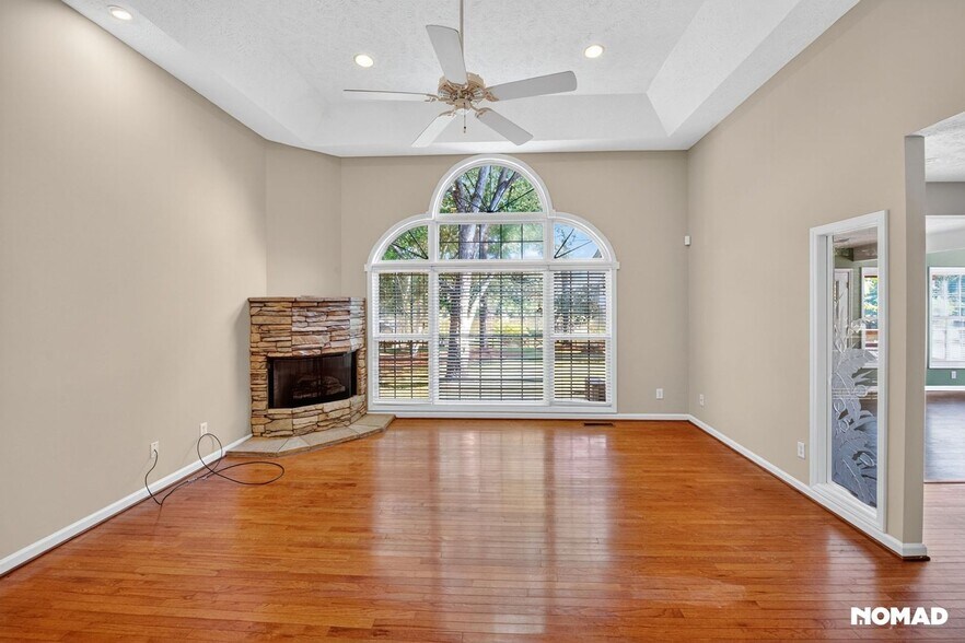 Building Photo - 124 Pinesage Dr