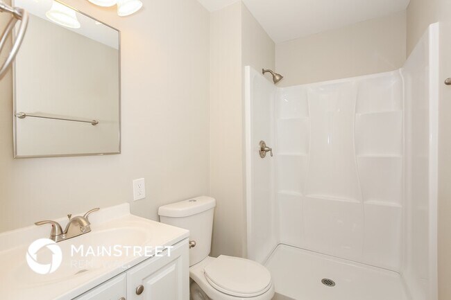 Building Photo - 2308 Revere St