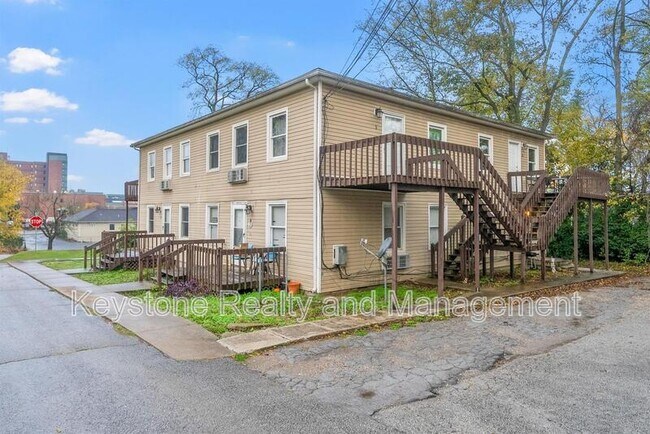 Building Photo - 1525 Ferrel Street