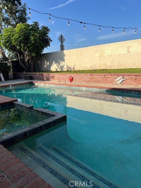 Building Photo - 9 Sarracenia