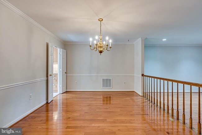 Building Photo - 6867 Williamsburg Pond Ct