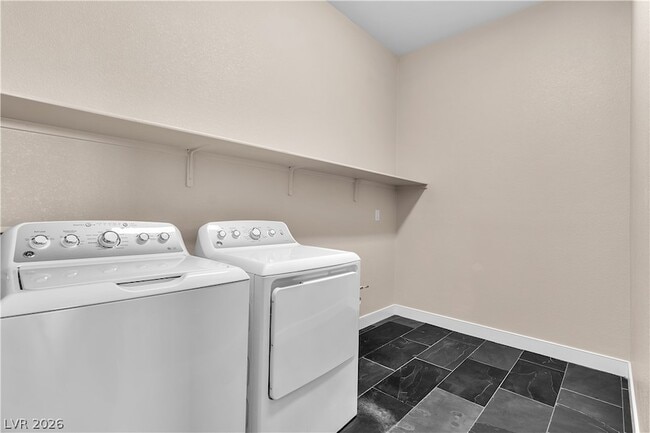 Building Photo - 11837 Grassy Pln Ave