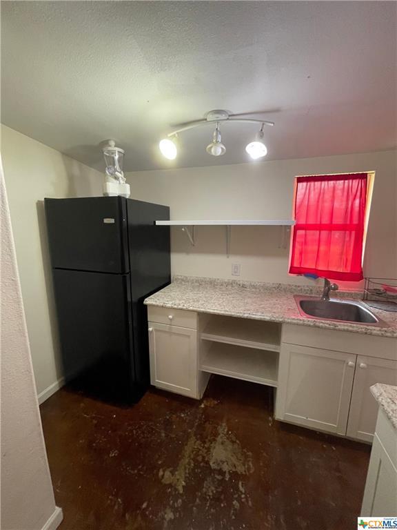 Building Photo - 358 Mobile Dr