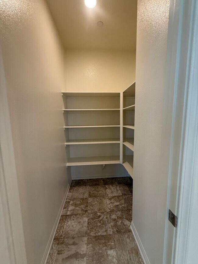 Building Photo - Victorville- New Richmond Home, 3 bedrooms...