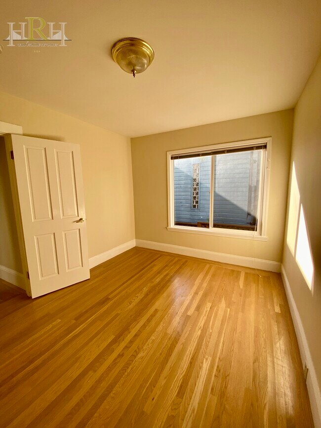 Bedroom - 1562 Dolores St