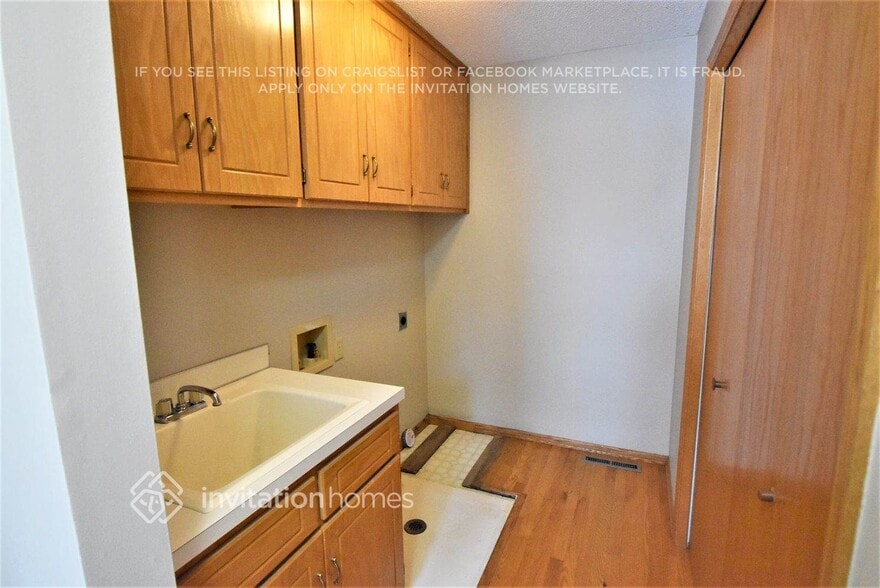 Building Photo - 21020 Floral Bay Dr N