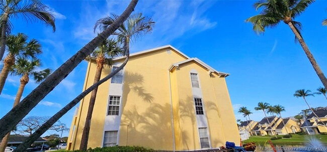 Building Photo - 6339 La Costa Dr