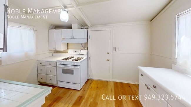 Building Photo - 131 N Harwood-