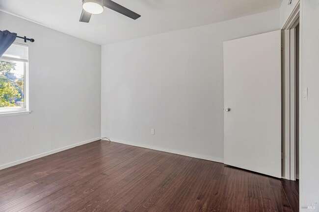 Building Photo - 363 Eden Roc Dr