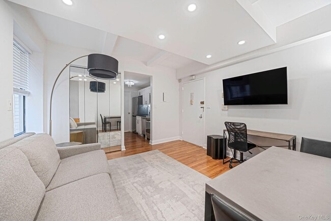 Building Photo - 150 W 51st St