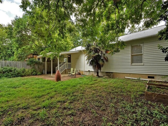 Building Photo - 5504 Joe Sayers Ave