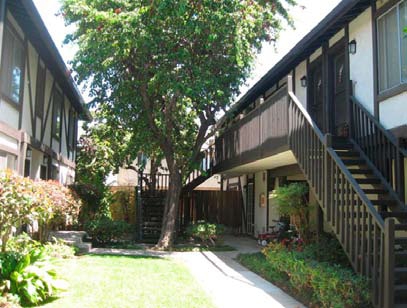 Building Photo - Victoria Pines Apartments