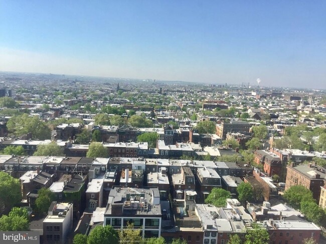 Building Photo - 2031 Locust St