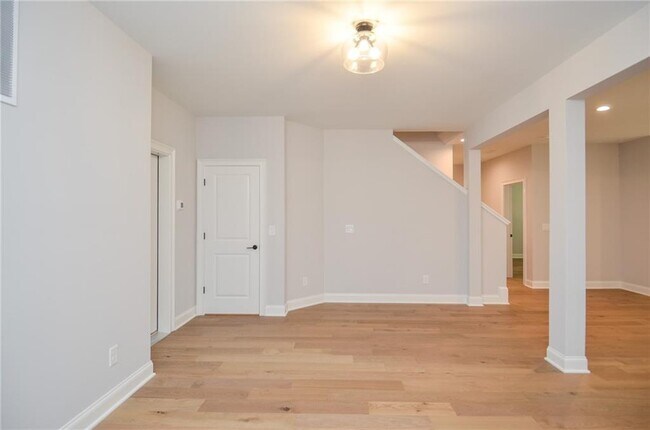 Building Photo - 3963 Enclave Wy