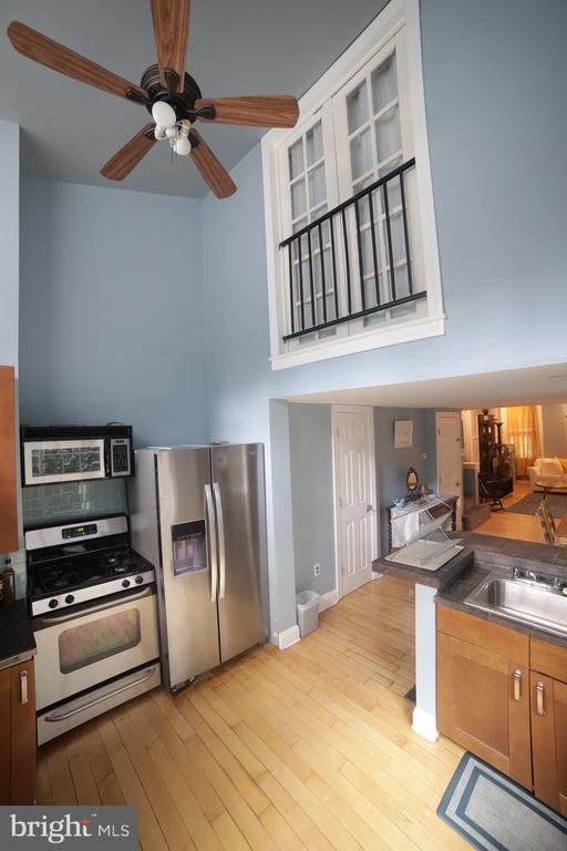 Building Photo - 908 New Market St