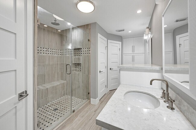 Building Photo - 4738 Whispering Falls Dr