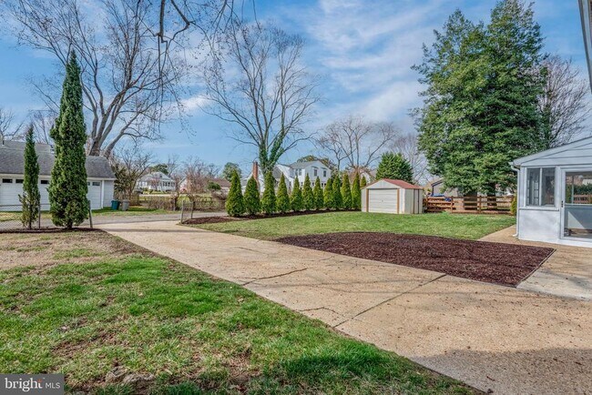 Building Photo - 871 Highland Ave