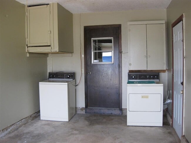 Building Photo - 1002 NW 23rd St