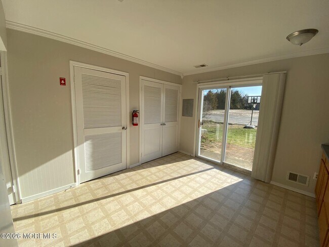 Building Photo - 171 Sawmill Rd