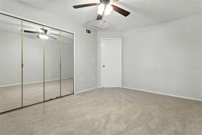 Building Photo - 5263 Images Cir