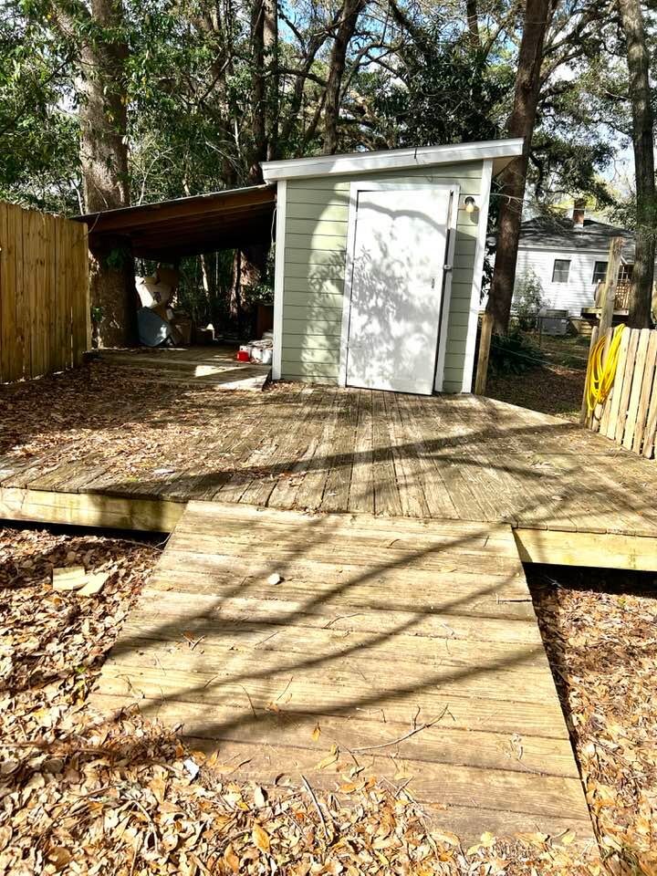 Building Photo - 610 Collins Dr