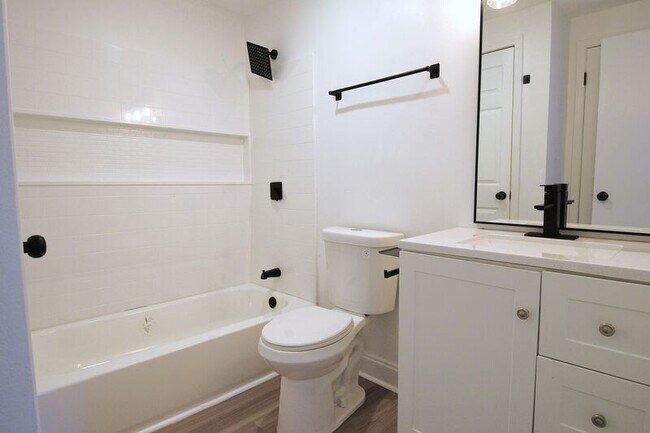 Building Photo - 2819 Broadview Dr NW
