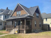 Building Photo - 861 Cherry St