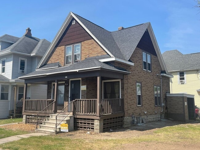 Primary Photo - 861 Cherry St