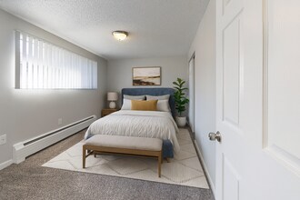 Building Photo - 2524 Joliet St