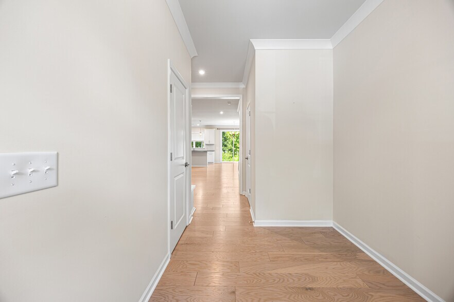 Building Photo - 529 Madison Falls Ct
