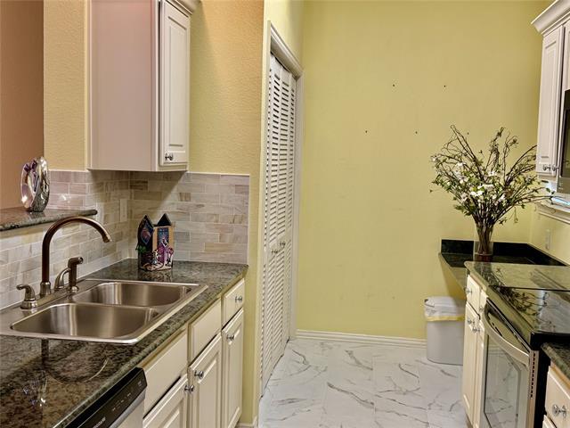 Building Photo - 2524 Preston Rd