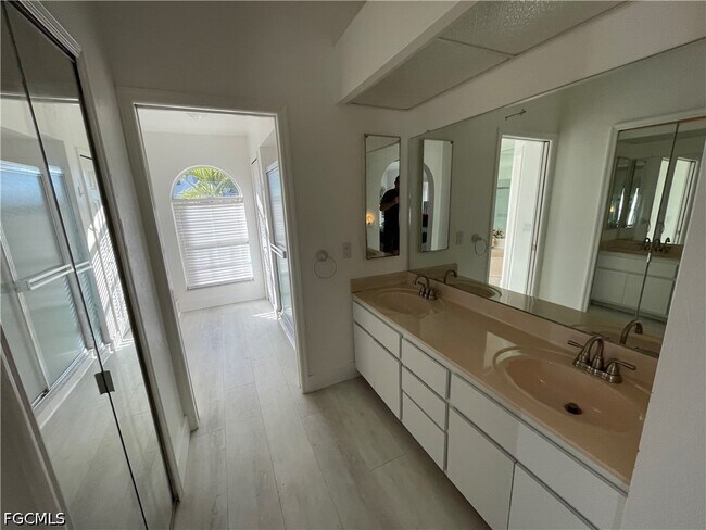 Building Photo - 12196 Matlacha Blvd