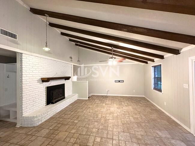 Building Photo - 662 Ridgewood Dr