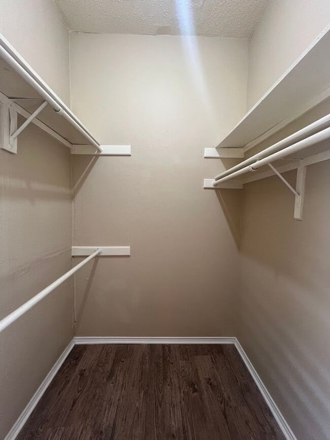 Building Photo - K624 - Wedgewood # 301