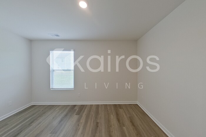 Building Photo - 131 Overstreet Way
