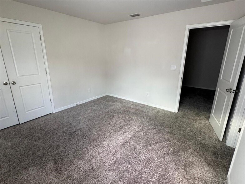 Building Photo - 1472 Villageside Ct