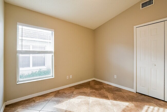 Building Photo - 165 Burnsed Pl