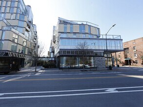 Building Photo - 601 W Rosemary St