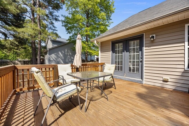Building Photo - Colonial Hills Hideaway - Fully Furnished Month to Month/Short Term Rental!