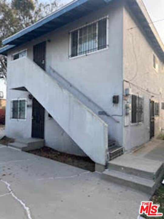 Building Photo - 1136 W 109th Pl