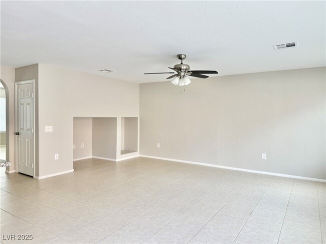 Building Photo - 712 E Caballo Hills Ave