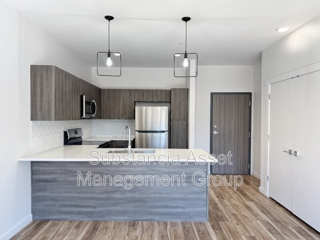 Building Photo - 1653 Midtown Pl