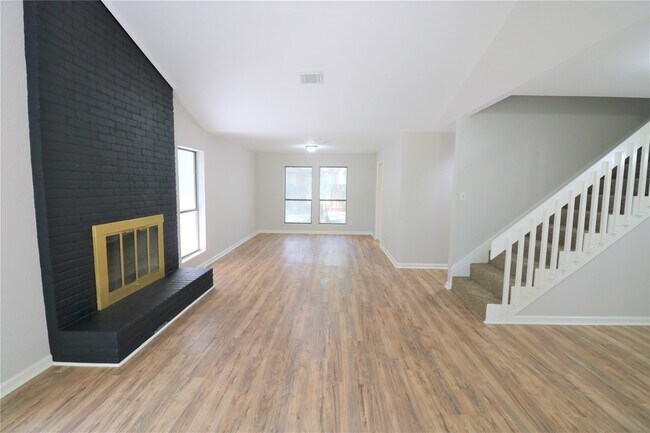 Building Photo - 2705 Wilmington Dr