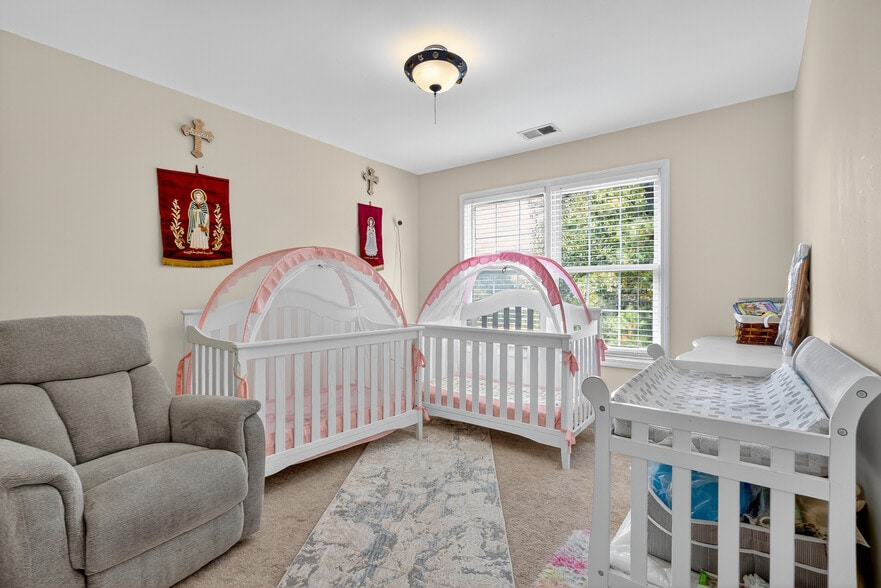 Building Photo - 1 Palisades Rd