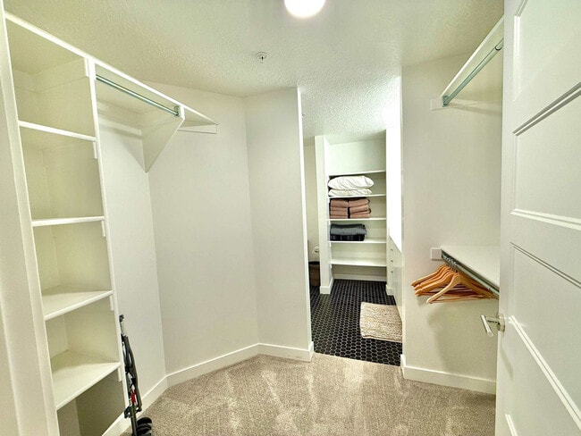 Building Photo - 385 S 400 E